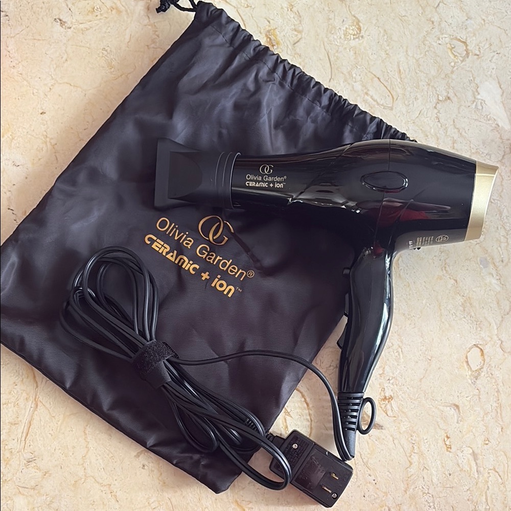 Olivia Garden Ceramic + Ion Blow Dryer